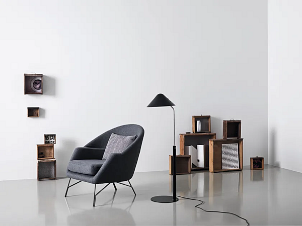 Poltrona in tessuto con braccioli Chillout Saba fabbrica SABA dall'Italia. Foto №4