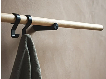 Appendiabiti in alluminio Dot Line AGAPE fabbrica Agape dall'Italia