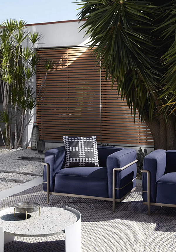 Poltrona da giardino in tessuto con braccioli CASSINA Grand Confort 3 fabbrica CASSINA dall'Italia. Foto №3