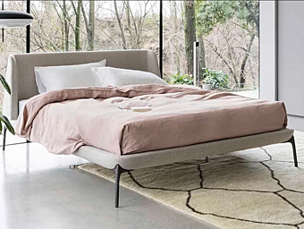 Letto matrimoniale in velluto con schienale imbottito NOVAMOBILI