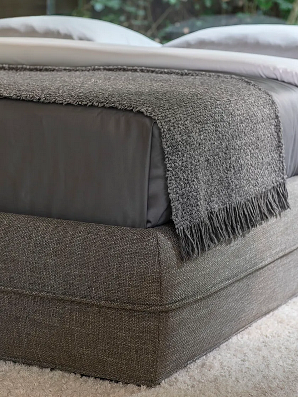 Letto matrimoniale in tessuto con pannello imbottito Flou Mandarine fabbrica Flou dall'Italia. Foto №4