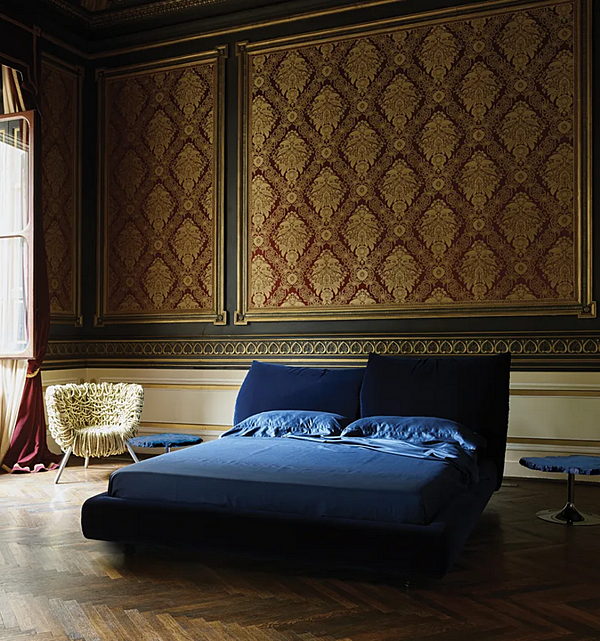 Letto matrimoniale con testiera imbottita in tessuto Edra Stand By Me STM011 fabbrica EDRA dall'Italia. Foto №10