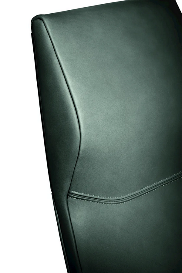 Poltrona bergère con base a 4 razze Jay Lounge Poltrona Frau fabbrica POLTRONA FRAU dall'Italia. Foto №3