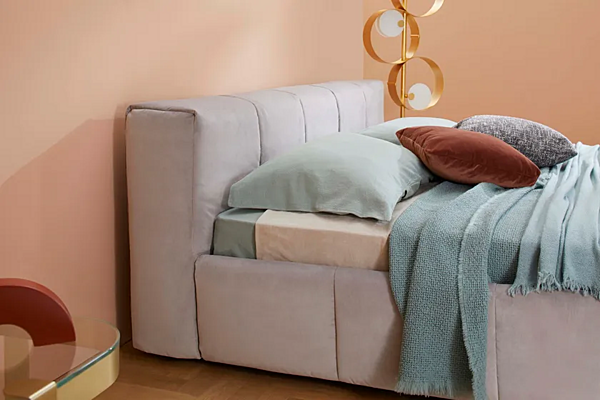 Letto matrimoniale con contenitore in tessuto Saba Pixel Box fabbrica SABA dall'Italia. Foto №3