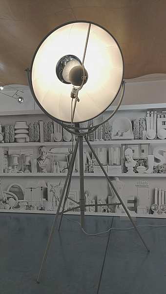 Floor lamp