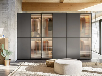 Armadio con porte scorrevoli in legno NOVAMOBILI Layer