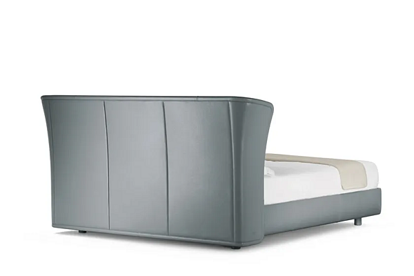 Letto matrimoniale in pelle con testata imbottita POLTRONA FRAU LOLA DARLING fabbrica POLTRONA FRAU dall'Italia. Foto №3