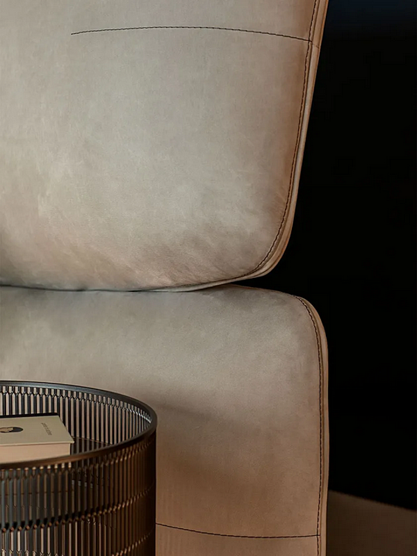 Letto matrimoniale in pelle con testata imbottita Yuna Flou fabbrica Flou dall'Italia. Foto №8