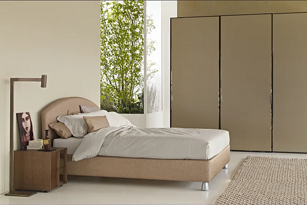 Letto matrimoniale con testata imbottita Magnolia Flou fabbrica Flou dall'Italia. Foto №3