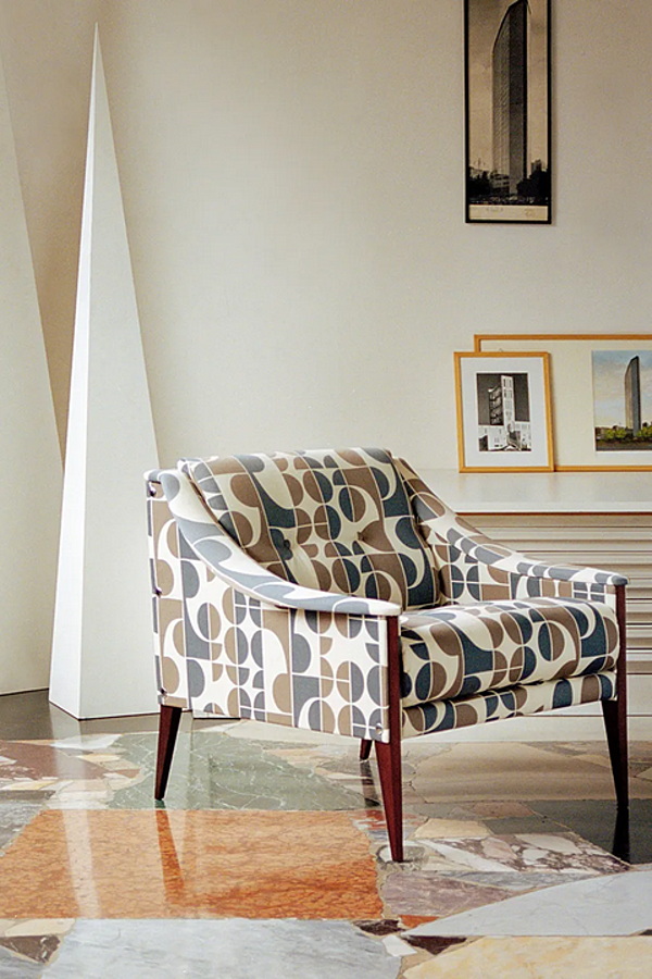 Poltrona con braccioli in tessuto Dezza 24 Poltrona Frau fabbrica POLTRONA FRAU dall'Italia. Foto №2