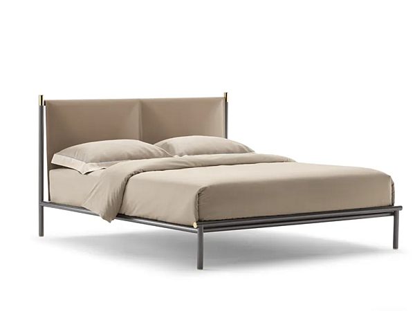 Letto matrimoniale con testata imbottita in tessuto IKO Flou fabbrica Flou dall'Italia. Foto №1