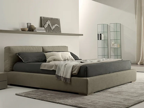 Letto matrimoniale con testiera imbottita in tessuto Duomo Design Dear fabbrica Duomo Design dall'Italia. Foto №1