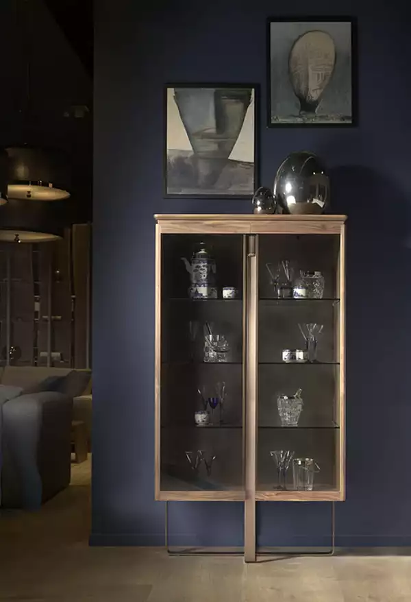 Cabinet da Esposizione in Noce Leonardo con Ante in Vetro di ARTE BROTTO fabbrica Arte Brotto dall'Italia. Foto №3