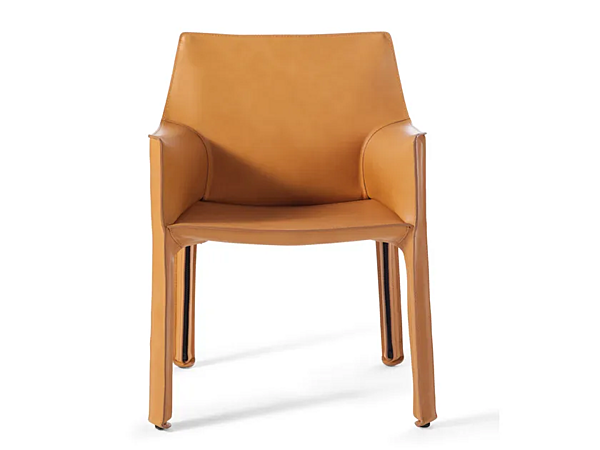 Poltrona in pelle conciata con braccioli CASSINA 413 CAB fabbrica CASSINA dall'Italia. Foto №2