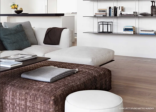 Pouf in pelle imbottita FLEXFORM Bangkok fabbrica FLEXFORM dall'Italia. Foto №4