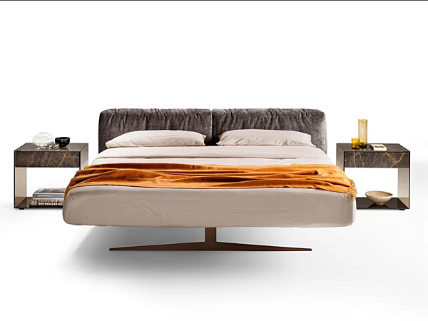 Letto matrimoniale con testata imbottita in tessuto LAGO Steel Soft 1762 1762 fabbrica LAGO dall'Italia. Foto №1
