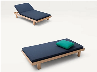 Lettino prendisole reclinabile in legno di cedro Toku PAOLA LENTI