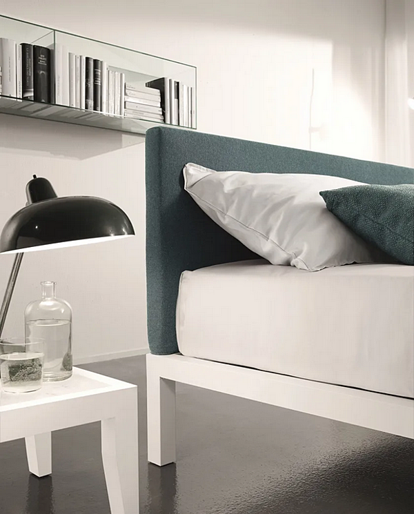 Letto matrimoniale con testiera imbottita Lera Air Duomo Design fabbrica Duomo Design dall'Italia. Foto №2