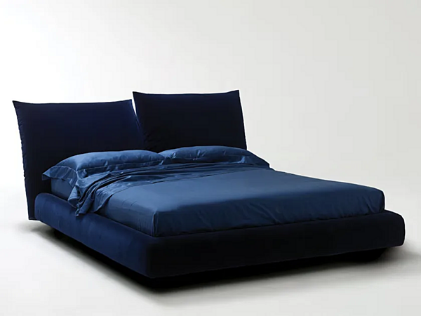 Letto matrimoniale con testiera imbottita in tessuto Edra Stand By Me STM011 fabbrica EDRA dall'Italia. Foto №9