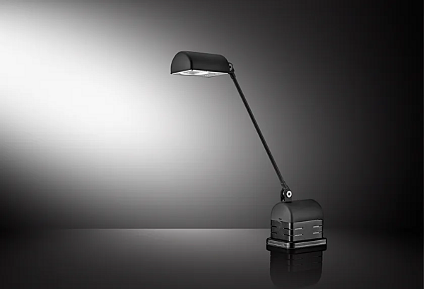 Lampada da tavolo portatile in metallo LED regolabile Lumina Daphinette fabbrica Lumina dall'Italia. Foto №4