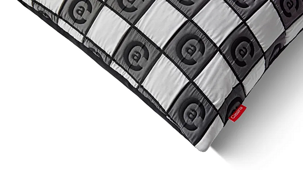 Cuscino geometrico quadrato in tessuto con telaio CHESS CASSINA fabbrica CASSINA dall'Italia. Foto №12