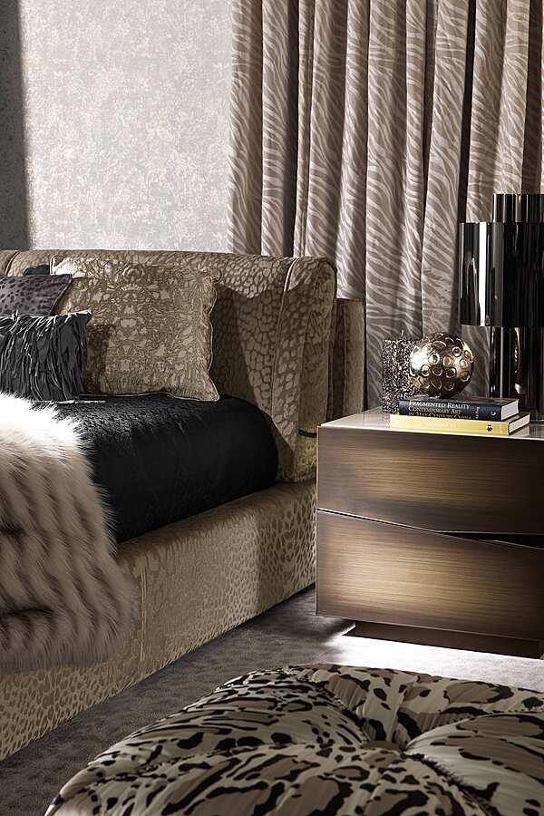 Letto ROBERTO CAVALLI SMOKING fabbrica ROBERTO CAVALLI dall'Italia. Foto №2