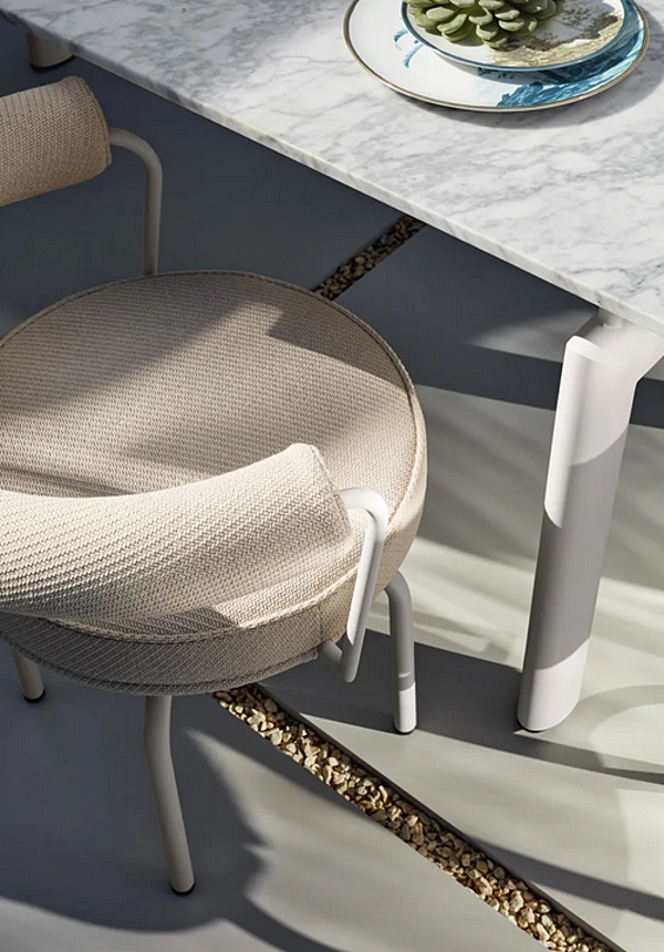Poltrona girevole da giardino con braccioli CASSINA 7 007 fabbrica CASSINA dall'Italia. Foto №5