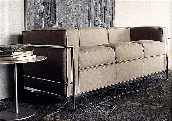 Divano CASSINA LC2 002 2N fabbrica CASSINA dall'Italia. Foto №1