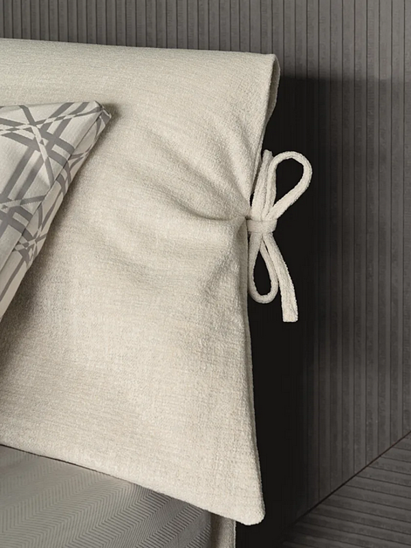 Letto matrimoniale con copertura removibile Nathalie Flou fabbrica Flou dall'Italia. Foto №3