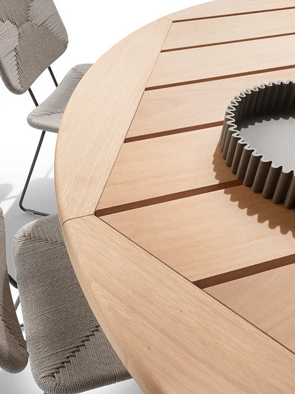 Tavolo da giardino rotondo in iroko Zefiro FLEXFORM fabbrica FLEXFORM dall'Italia. Foto №5
