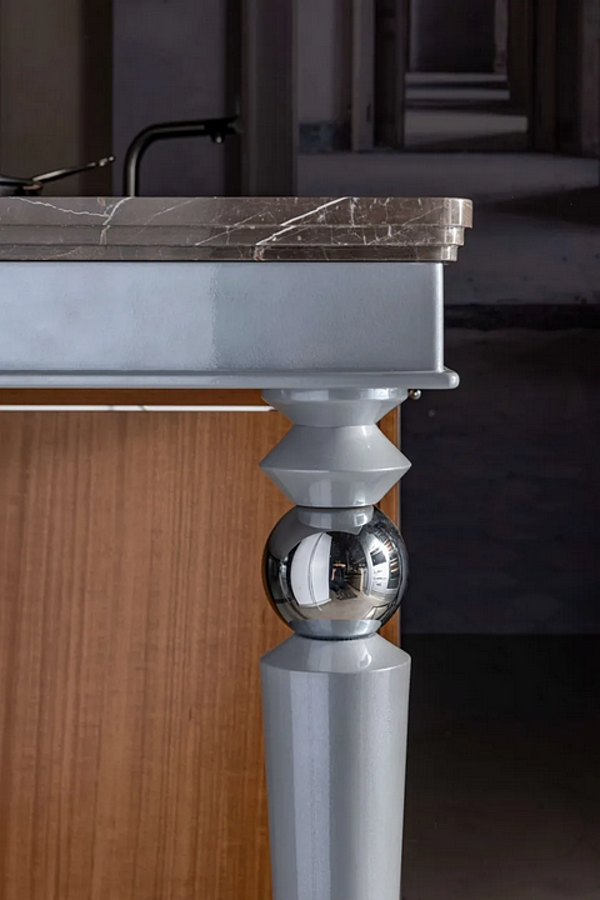 Cucina personalizzata in eucalipto con maniglie e penisola Essenza Numero 5 Martini Interiors fabbrica MARTINI INTERIORS dall'Italia. Foto №18
