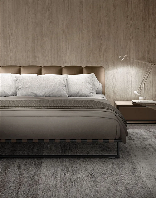 Letto matrimoniale in pelle con testata imbottita Kristall I 4 Mariani fabbrica i 4 Mariani dall'Italia. Foto №4