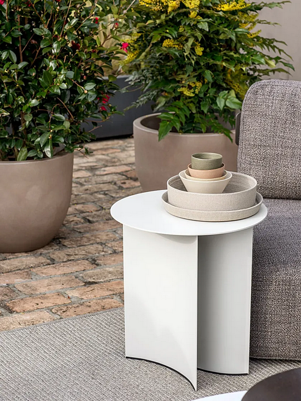 Tavolino laterale da giardino in metallo rotondo Pierre Flou fabbrica Flou dall'Italia. Foto №11