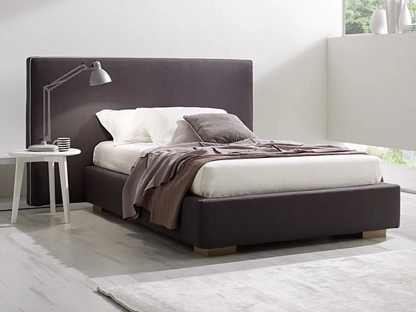 Letto matrimoniale con testata imbottita Duomo Design Mono Alto fabbrica Duomo Design dall'Italia. Foto №1