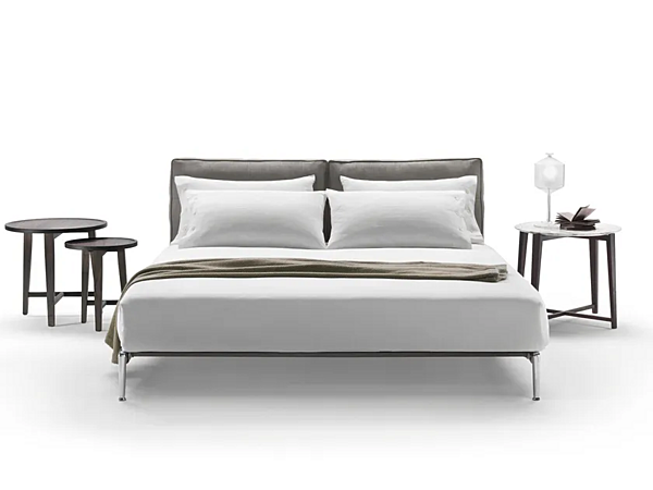 Letto matrimoniale in tessuto con testata imbottita FLEXFORM ADDA fabbrica FLEXFORM dall'Italia. Foto №1