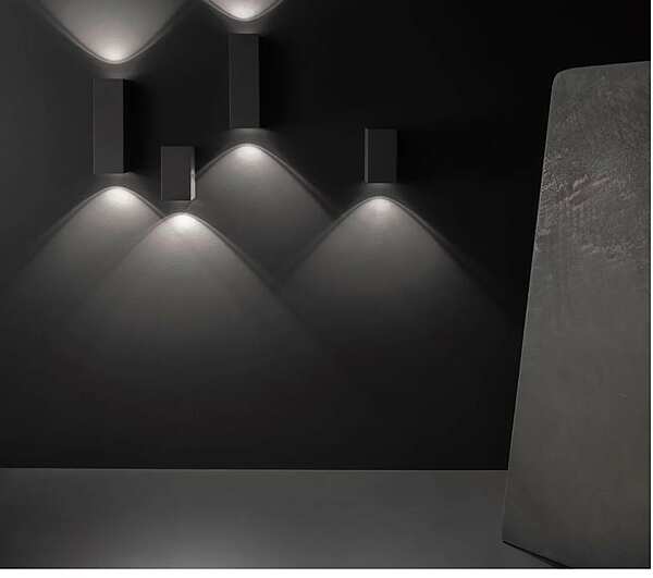 Lampade da muro DELTALIGHT Mono fabbrica DELTALIGHT dall'Italia. Foto №1