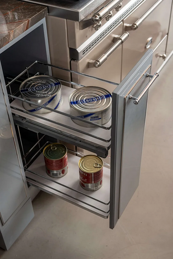 Cucina personalizzata in eucalipto con maniglie e penisola Essenza Numero 5 Martini Interiors fabbrica MARTINI INTERIORS dall'Italia. Foto №16
