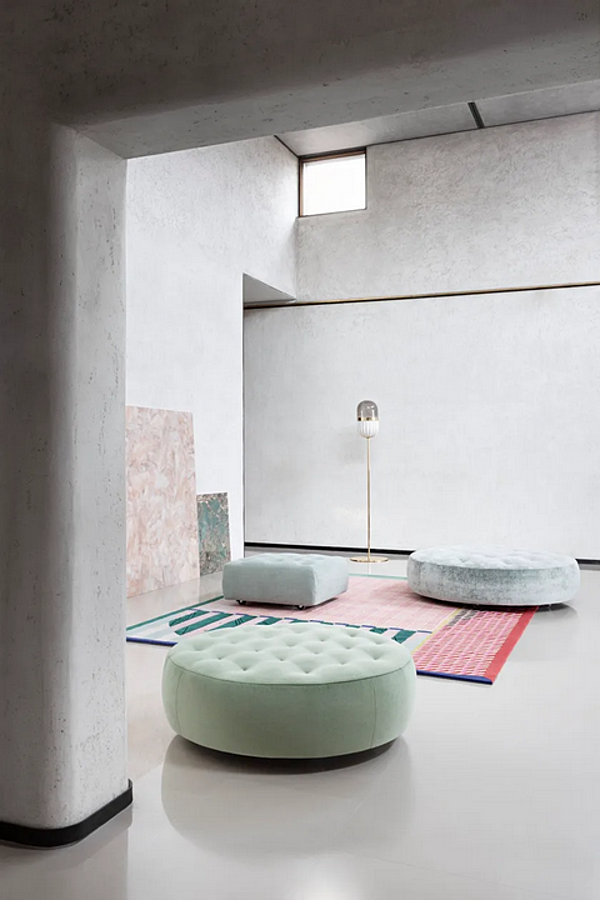 Pouf rotondo in tessuto con ruote Cookie Saba fabbrica SABA dall'Italia. Foto №3