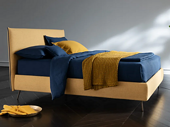 Letto matrimoniale in tessuto con testata imbottita Panarea Altrenotti Letto matrimoniale in tessuto con testata imbottita Panarea Altrenotti fabbrica Altrenotti dall'Italia