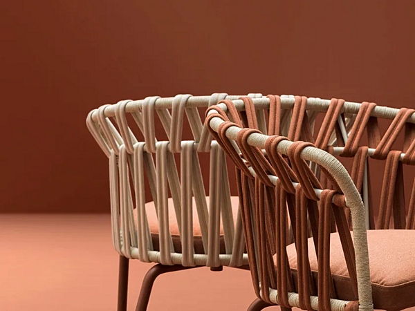 Sedia da giardino in alluminio verniciato a polvere con braccioli Emma Cross VARASCHIN 24810/24811, 24810L/24811L fabbrica VARASCHIN dall'Italia. Foto №2