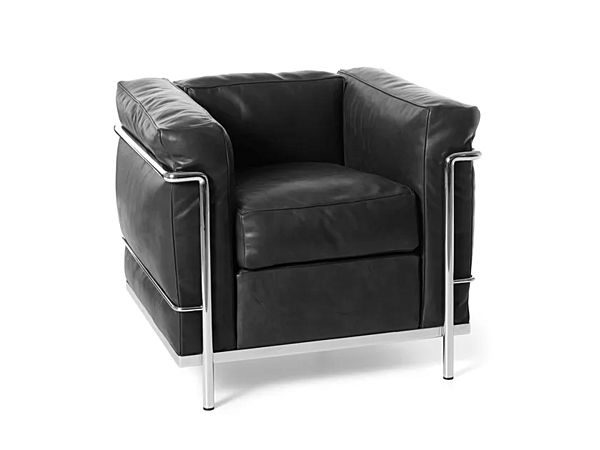 Poltrona in pelle con braccioli CASSINA Fauteuil Grand Confort Petit Modèle 002 fabbrica CASSINA dall'Italia. Foto №3