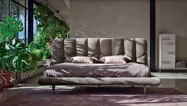 Letto matrimoniale in tessuto con testata imbottita CORTEZARI Minou 967 fabbrica CORTE ZARI dall'Italia. Foto №4