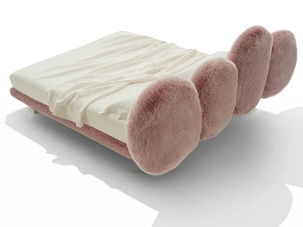 Letto matrimoniale in pelliccia sintetica con testata imbottita Edra Cipria CPRB50 fabbrica EDRA dall'Italia. Foto №2