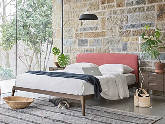 Letto matrimoniale con testata imbottita in tessuto NOVAMOBILI SIRI