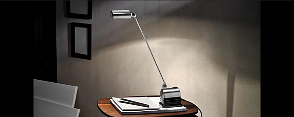 Lampada da tavolo in metallo regolabile LED Daphinette Lumina 09L fabbrica Lumina dall'Italia. Foto №3