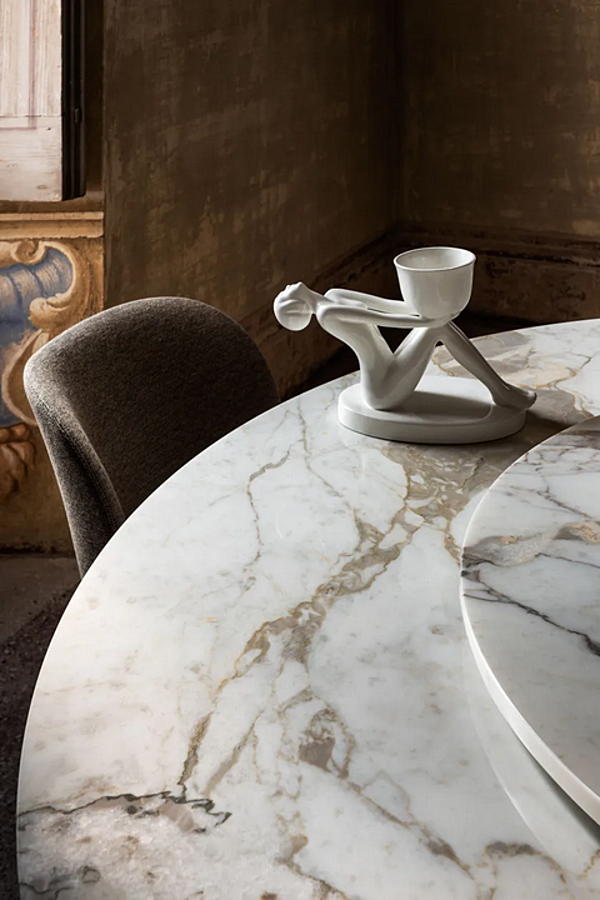Tavolo rotondo in marmo con struttura in ottone GHIDINI1961 Merlino fabbrica GHIDINI1961 dall'Italia. Foto №8