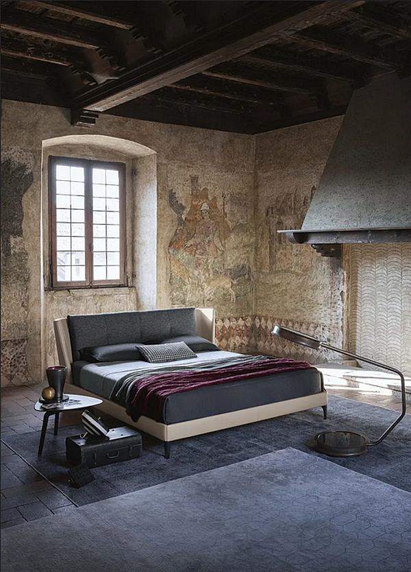 Letto matrimoniale con testata imbottita in tessuto Bretagna POLTRONA FRAU fabbrica POLTRONA FRAU dall'Italia. Foto №4