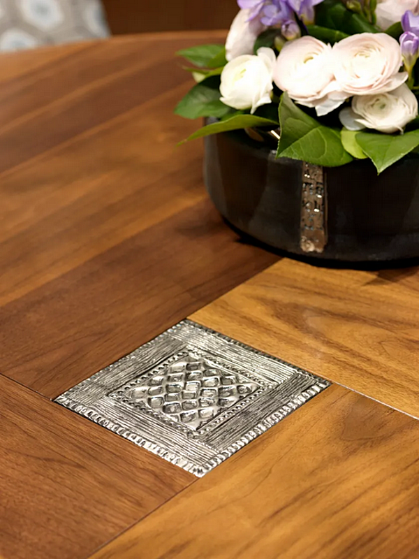 Tavolo rotondo in legno Segreti S693 ARTE BROTTO S693 fabbrica Arte Brotto dall'Italia. Foto №3
