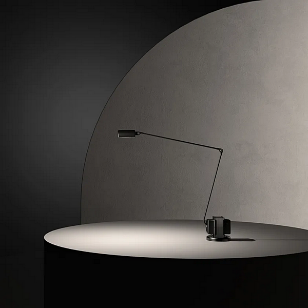Lampada da tavolo in metallo regolabile con dimmer LED Daphine Lumina 01L fabbrica Lumina dall'Italia. Foto №2