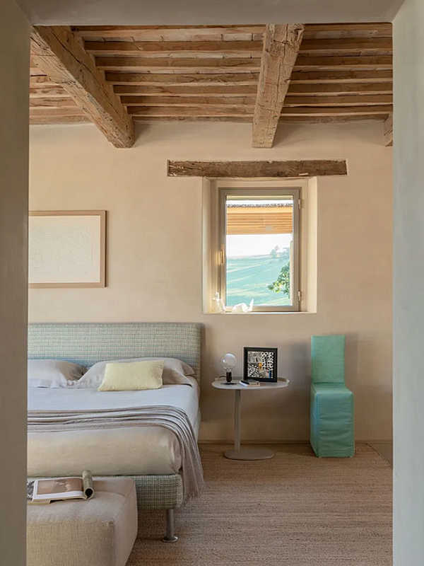 Letto matrimoniale su ruote in tessuto Flou Notturno fabbrica Flou dall'Italia. Foto №5